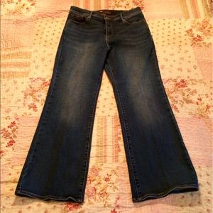 Ladies Levi 512 bootcut slimming jeans